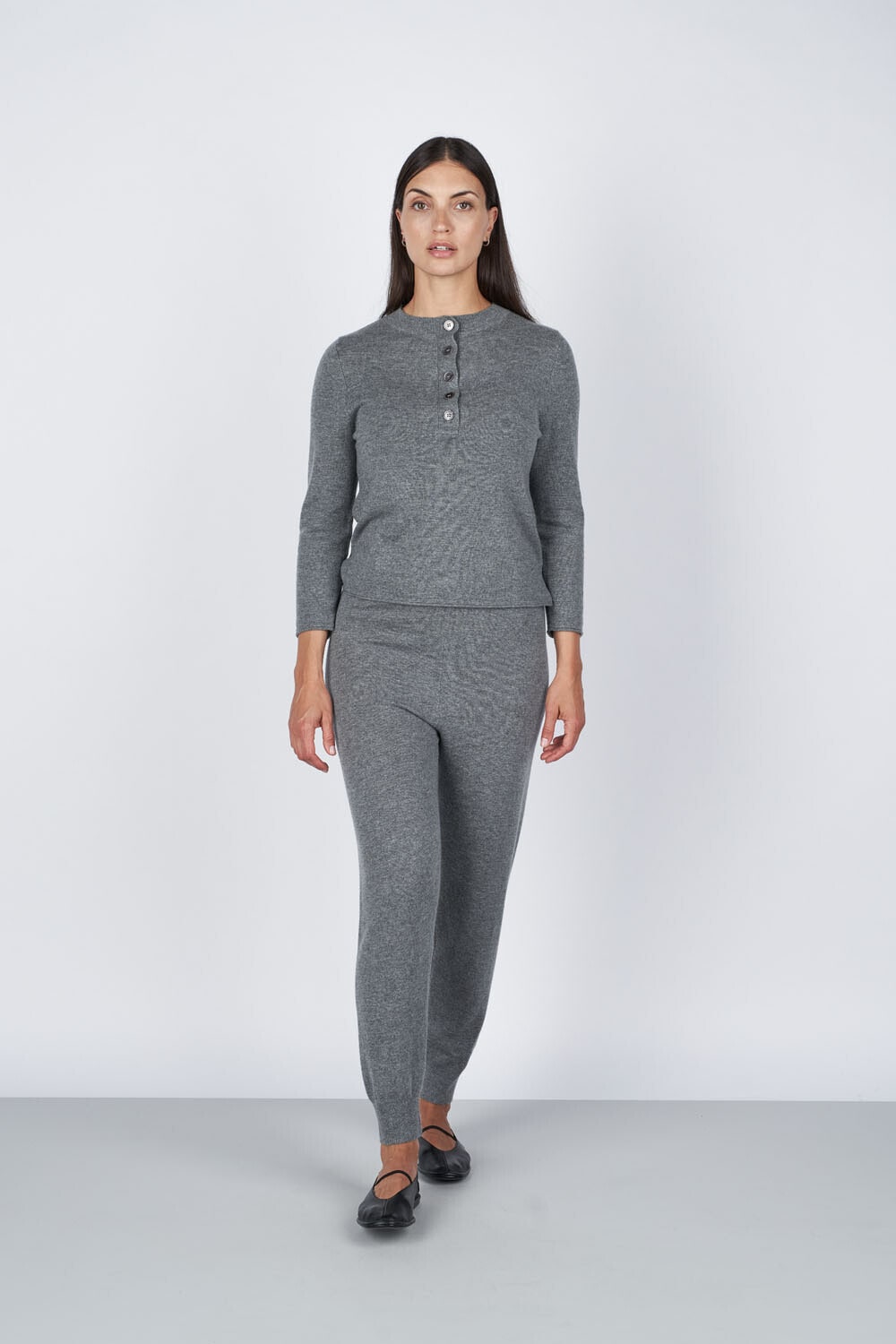 Ines Bukser - Steingrå