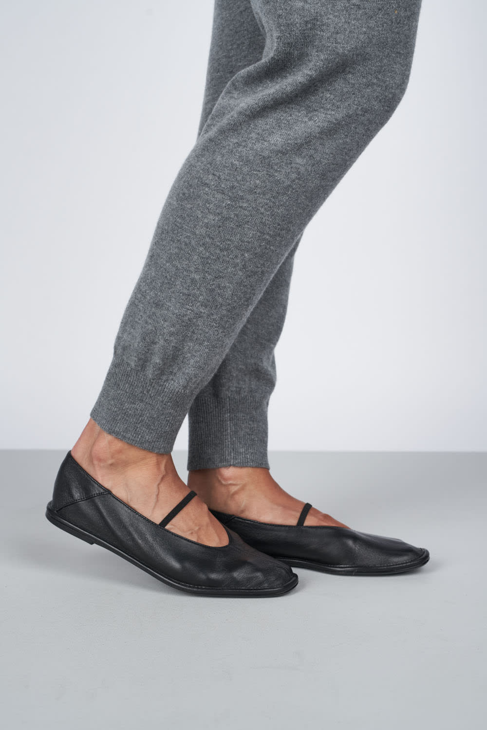 Ines Bukser - Steingrå