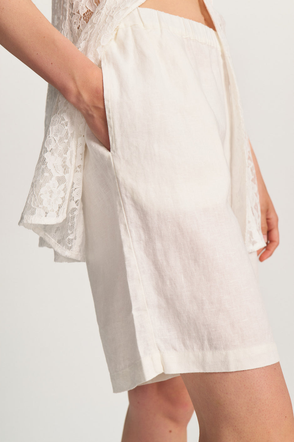 Rya Shorts - White