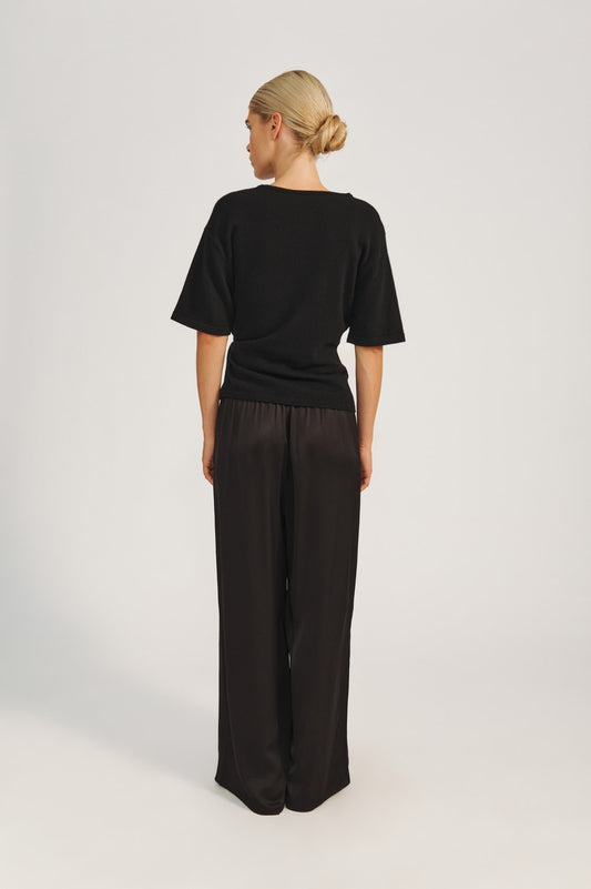 Selena T-Shirt - Black