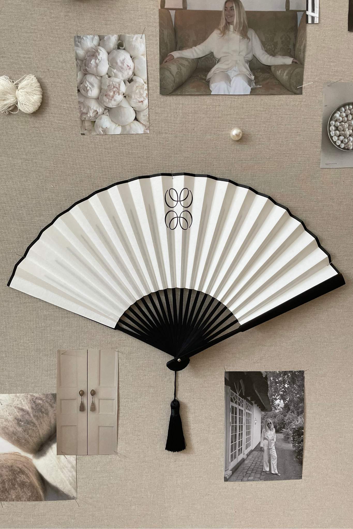 O`TAY Fan - Black/White
